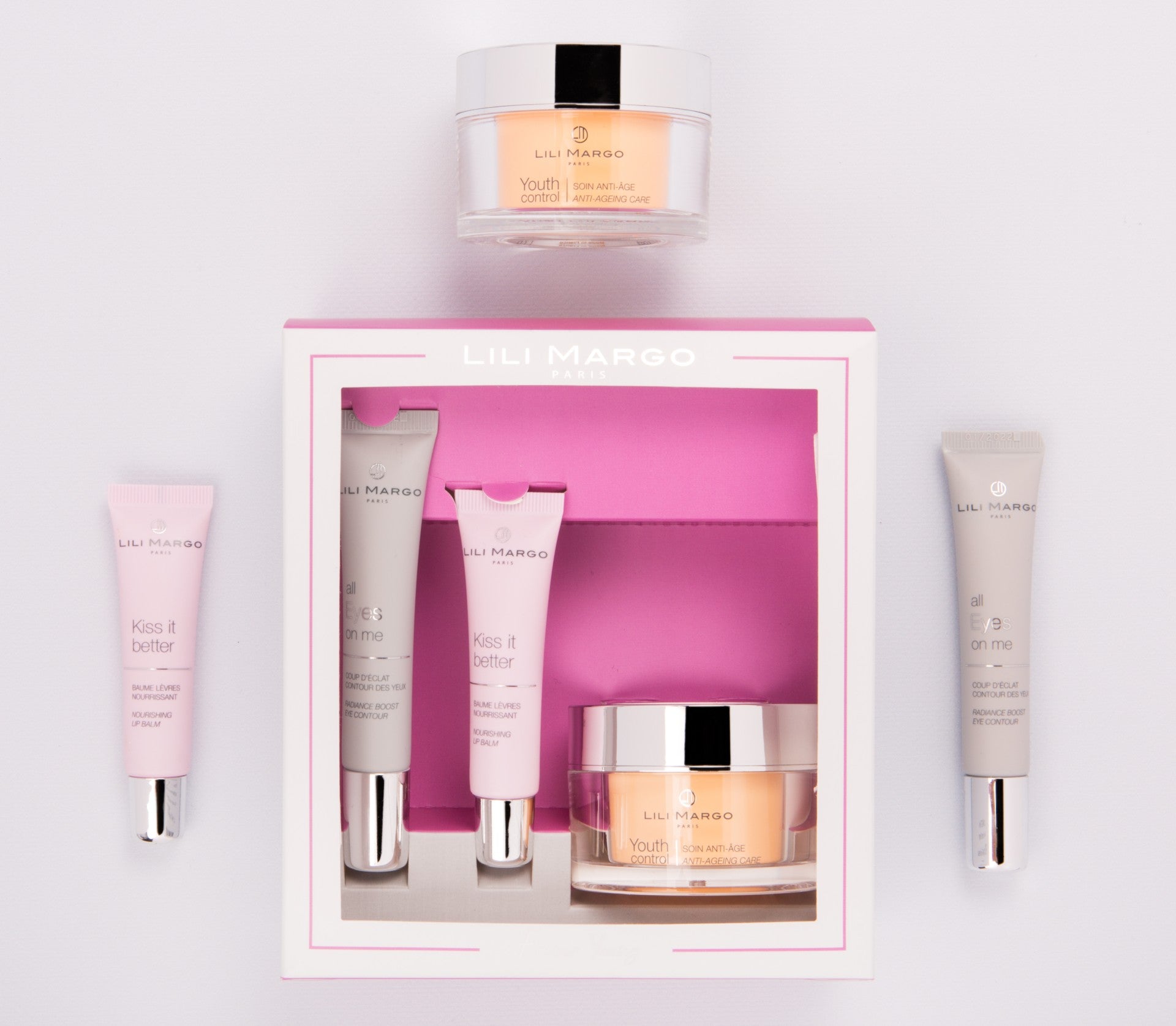 The Forever Young box set will delight all skin types from the youngest to the most mature ones. The 3 products in the box allow a complete hydration